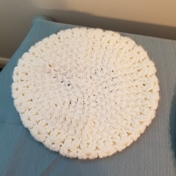 Crochet beanie hat - Picture 2 of 3